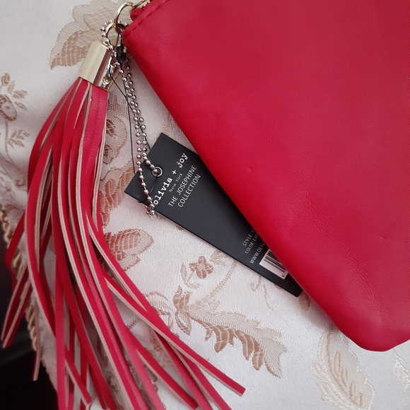 NWT**Olivia+Joy red vegan clutch bag w/zipper - Picture 3 of 5